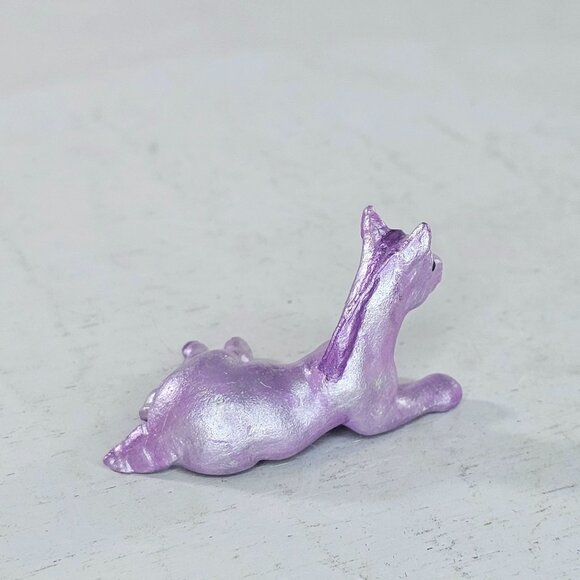 Breyer Stablemate Custom Purple Thoroughbred Lying Foal Horse - Picture 5 of 9